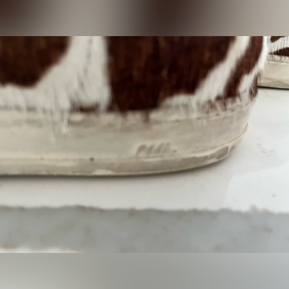 P448 tennis shoes. Size 38 (7.5). They are in great condition with some scuffs. - Picture 5 of 5